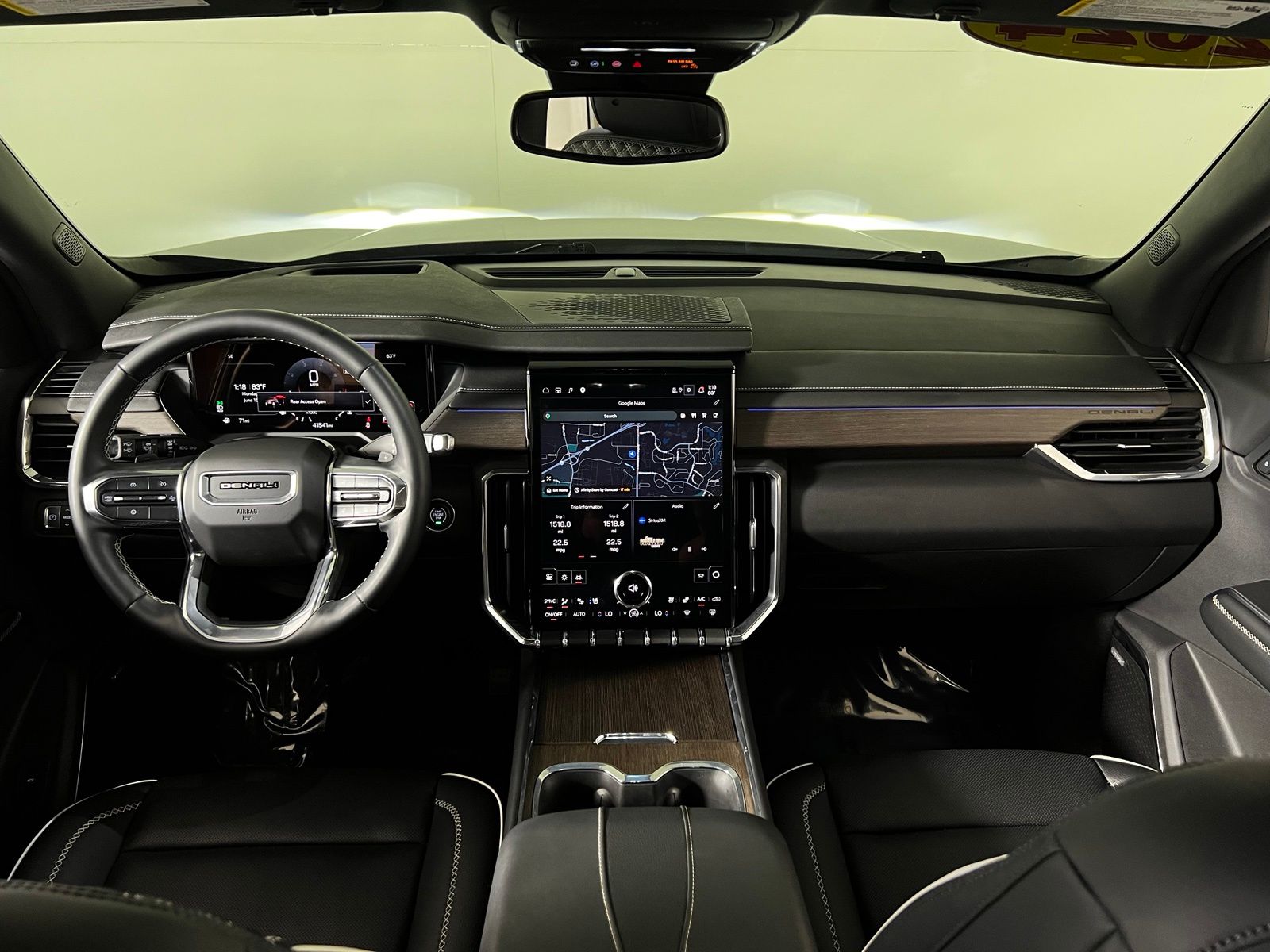 2024 GMC Acadia Denali - Photo 28