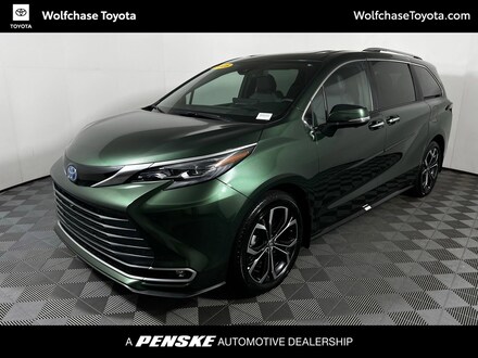 2025 Toyota Sienna Platinum Van Passenger Van
