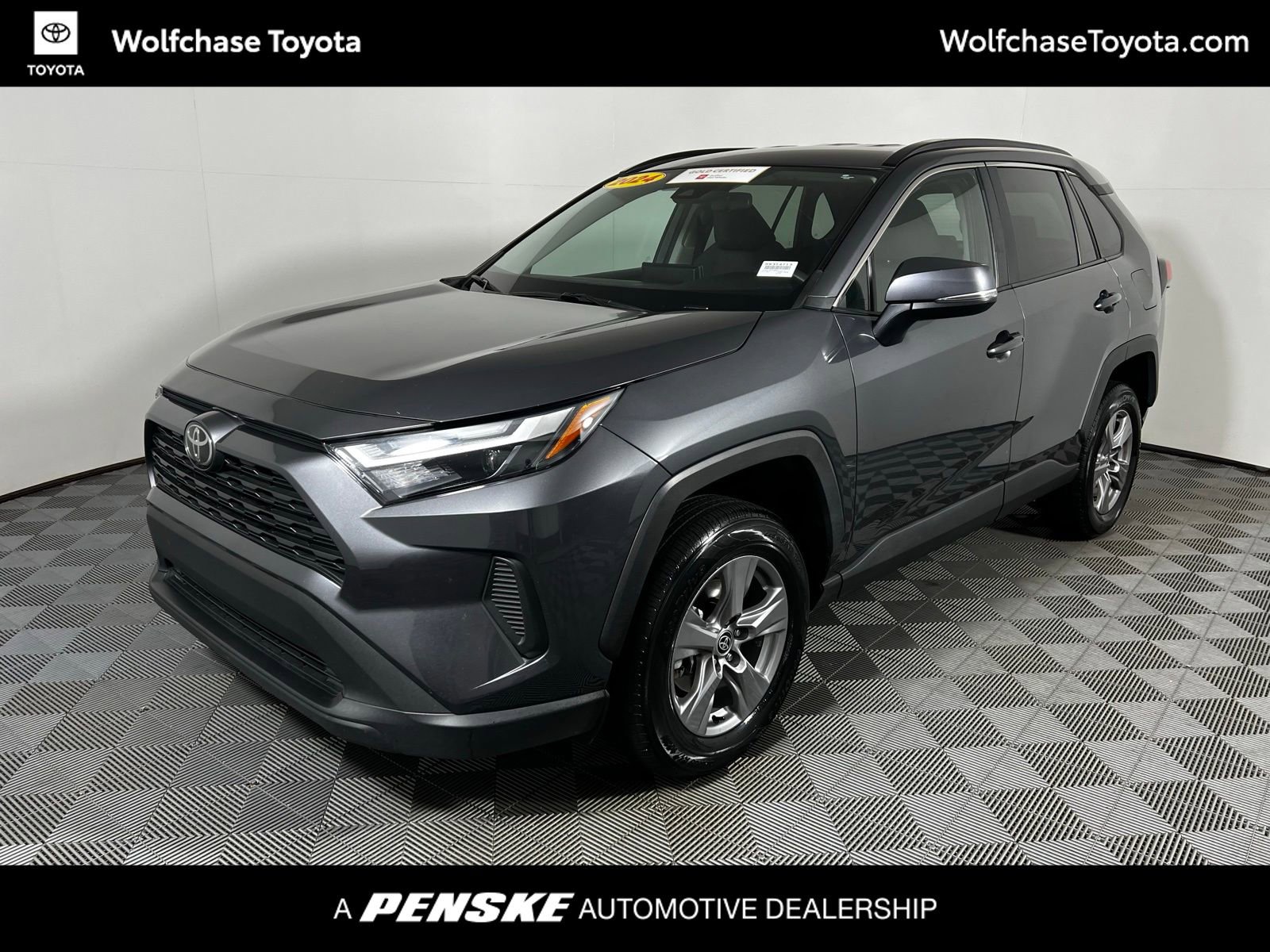 2024 Toyota RAV4 XLE's photo