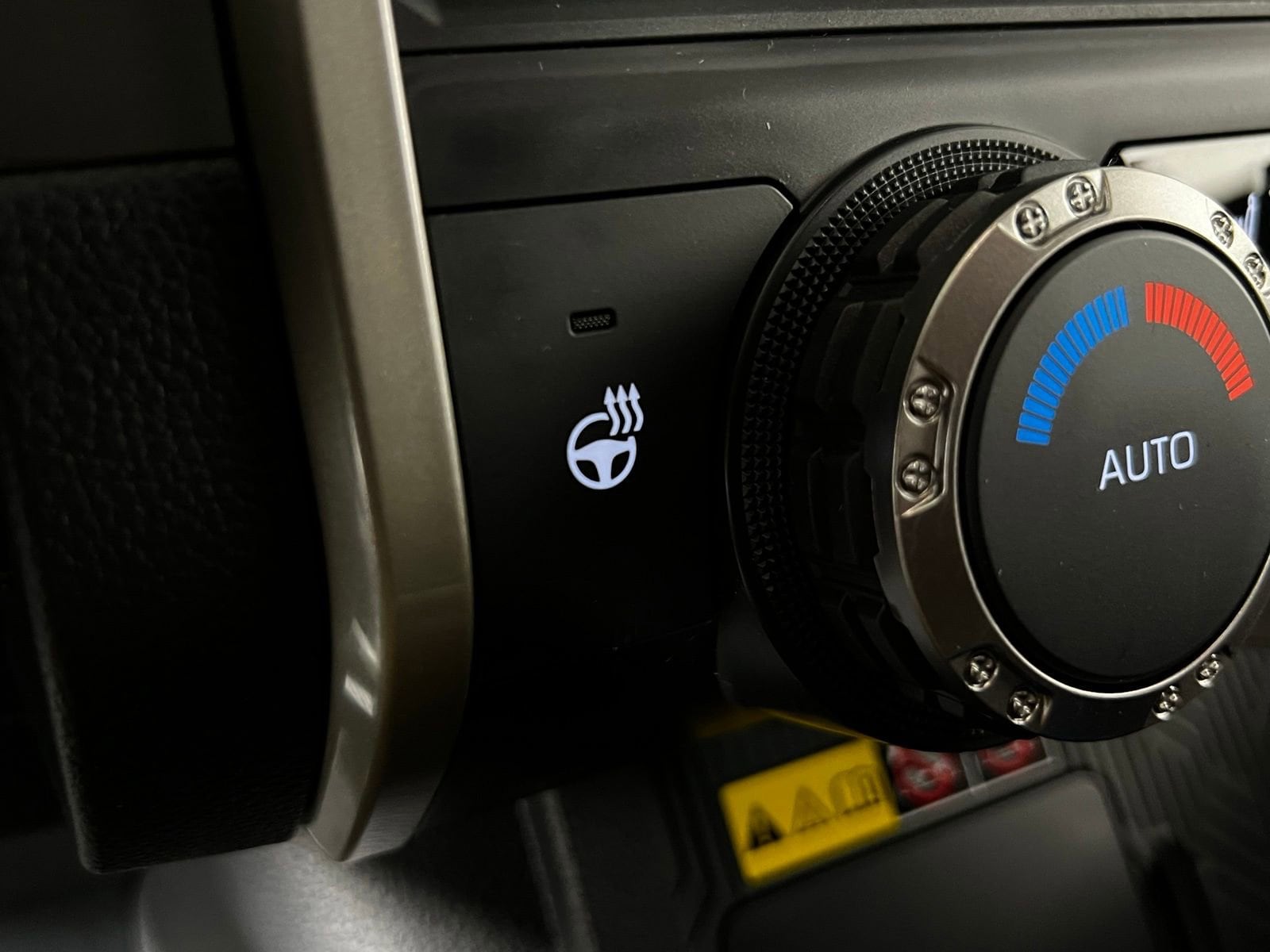 2026 Toyota Tacoma SR5 - Photo 15