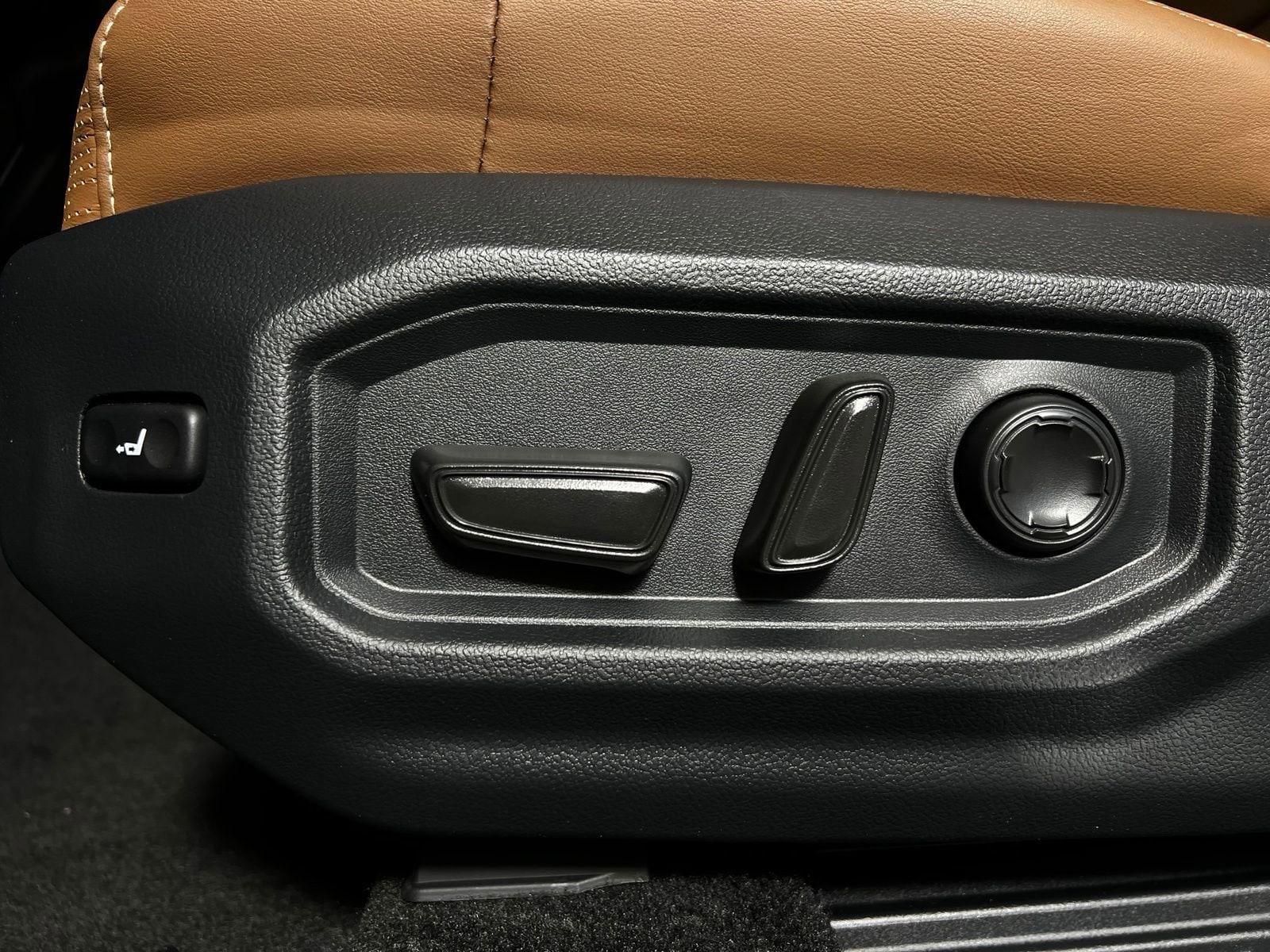 2026 Toyota Tundra 1794 Edition - Photo 7