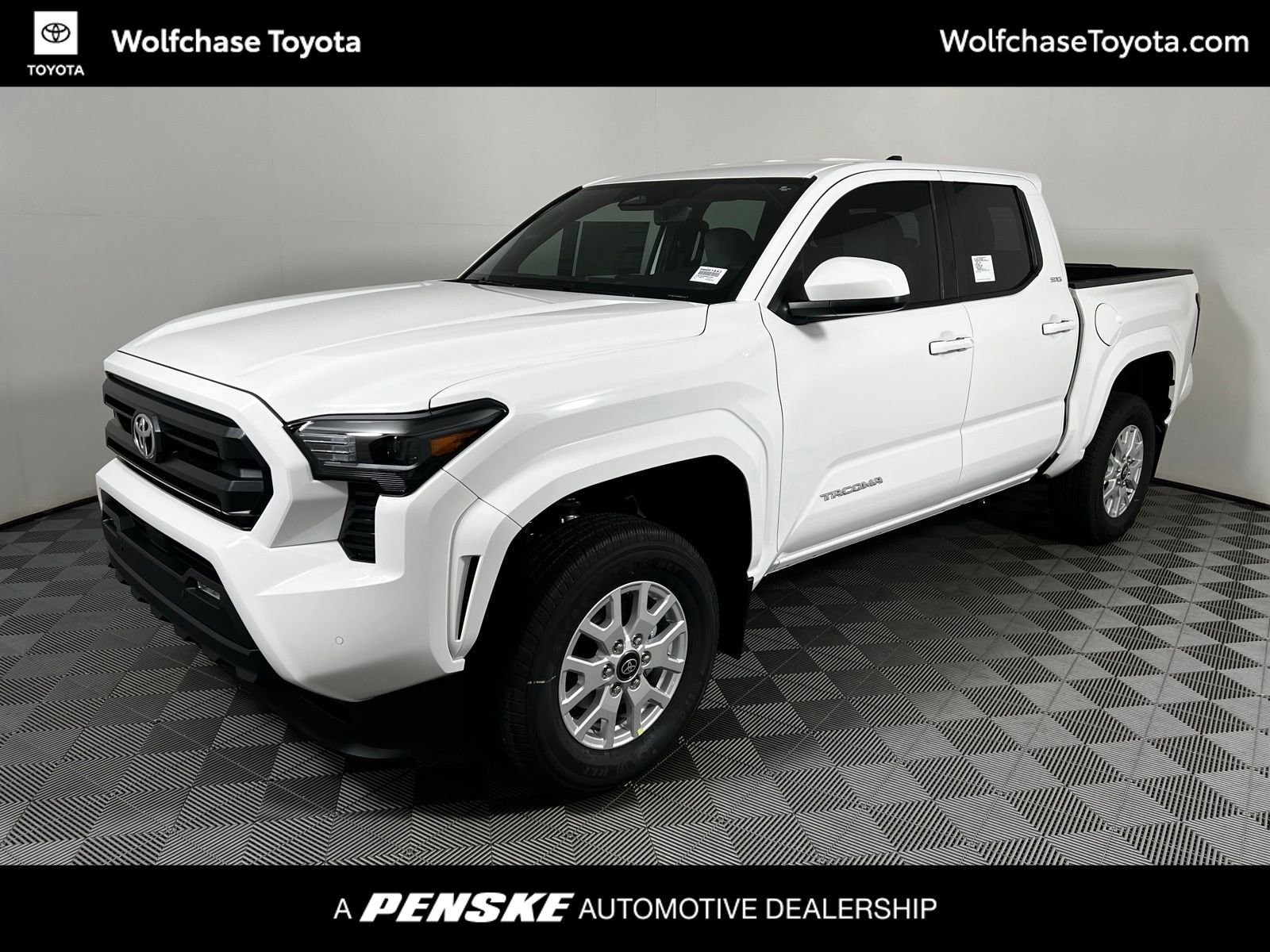 2025 Toyota Tacoma SR5's photo