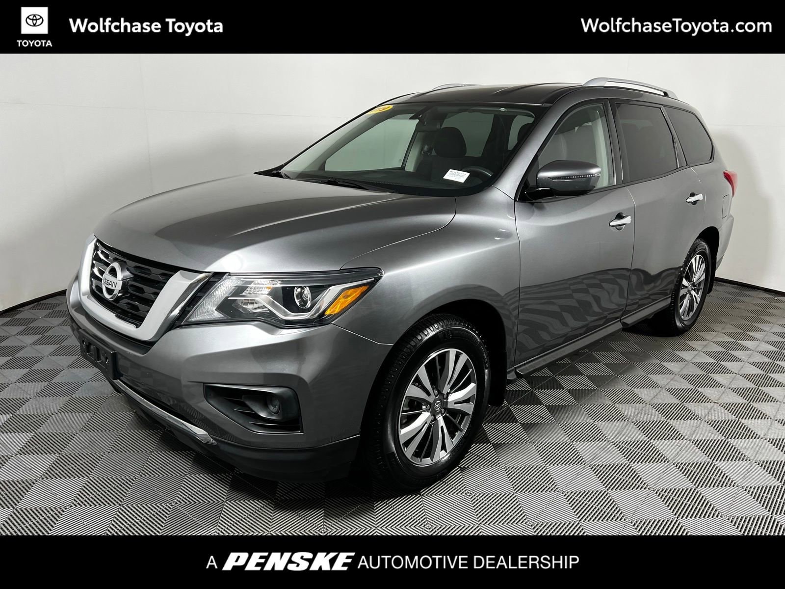 2019 Nissan Pathfinder S's photo