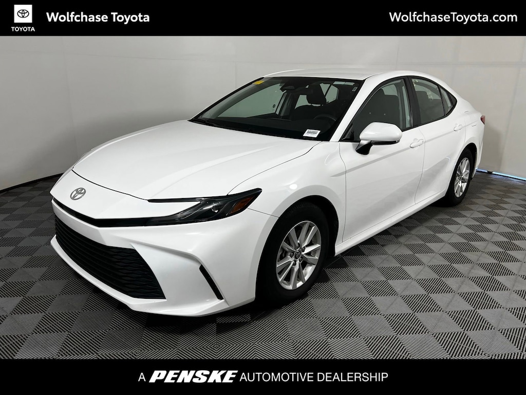 Used 2025 Toyota Camry SE Sedan