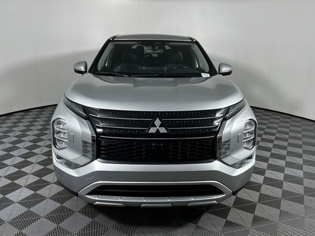 Used 2024 Mitsubishi Outlander SE SUV