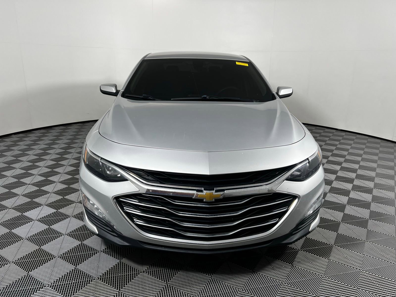 2019 Chevrolet Malibu 1LT photo 2