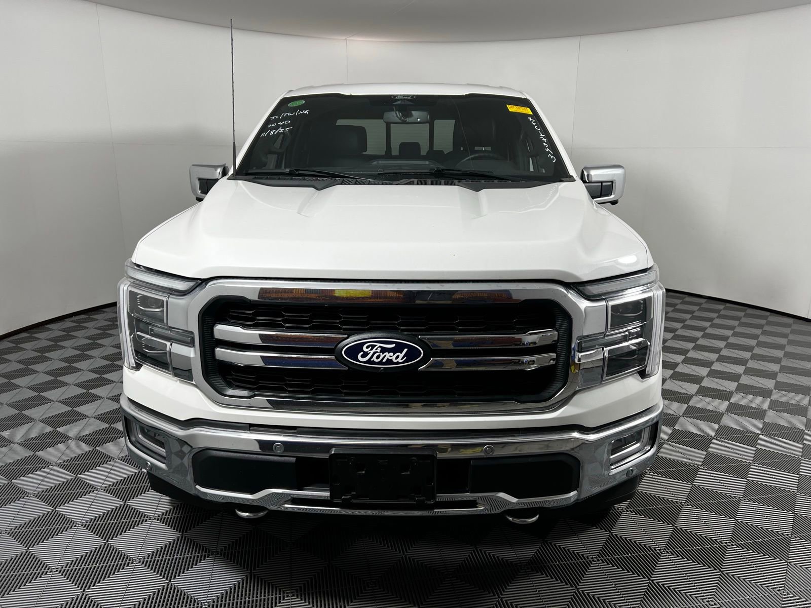 2024 Ford F-150 Lariat photo 2