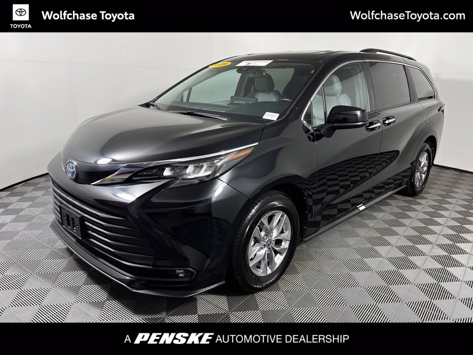 2025 Toyota Sienna XLE