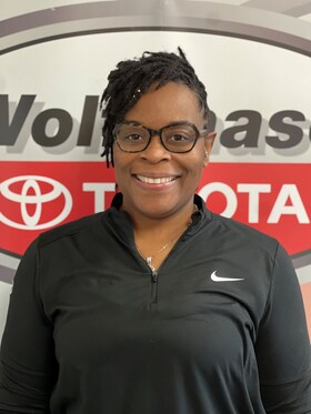 Staff member Denise Mason from ID_be8101a0e7d5