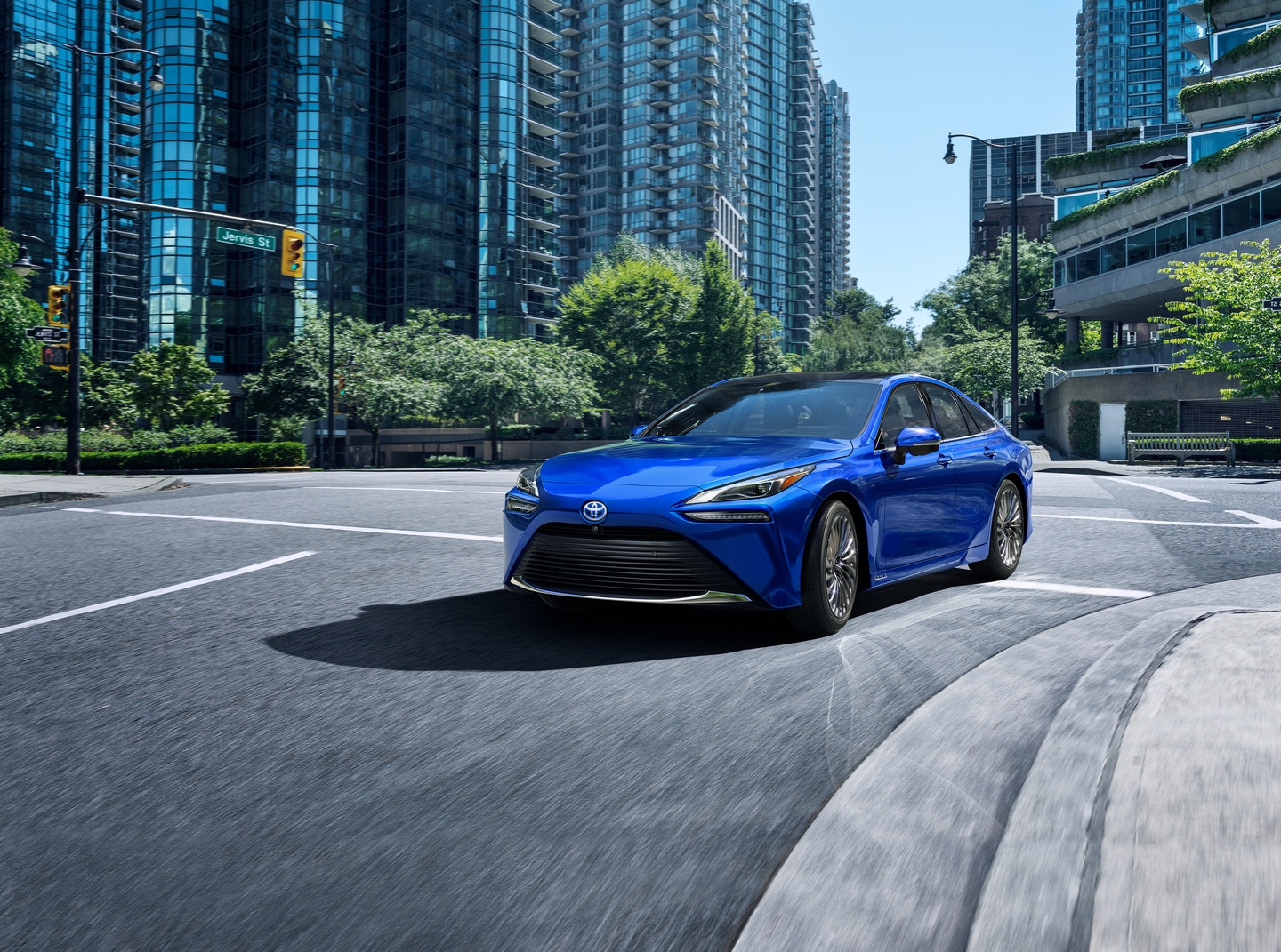 2021-Toyota-Mirai-Limited-Sedan-L08