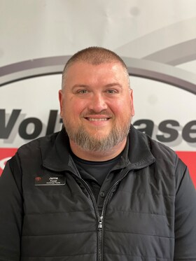 Staff member James Powell from ID_be8101a0e7d5