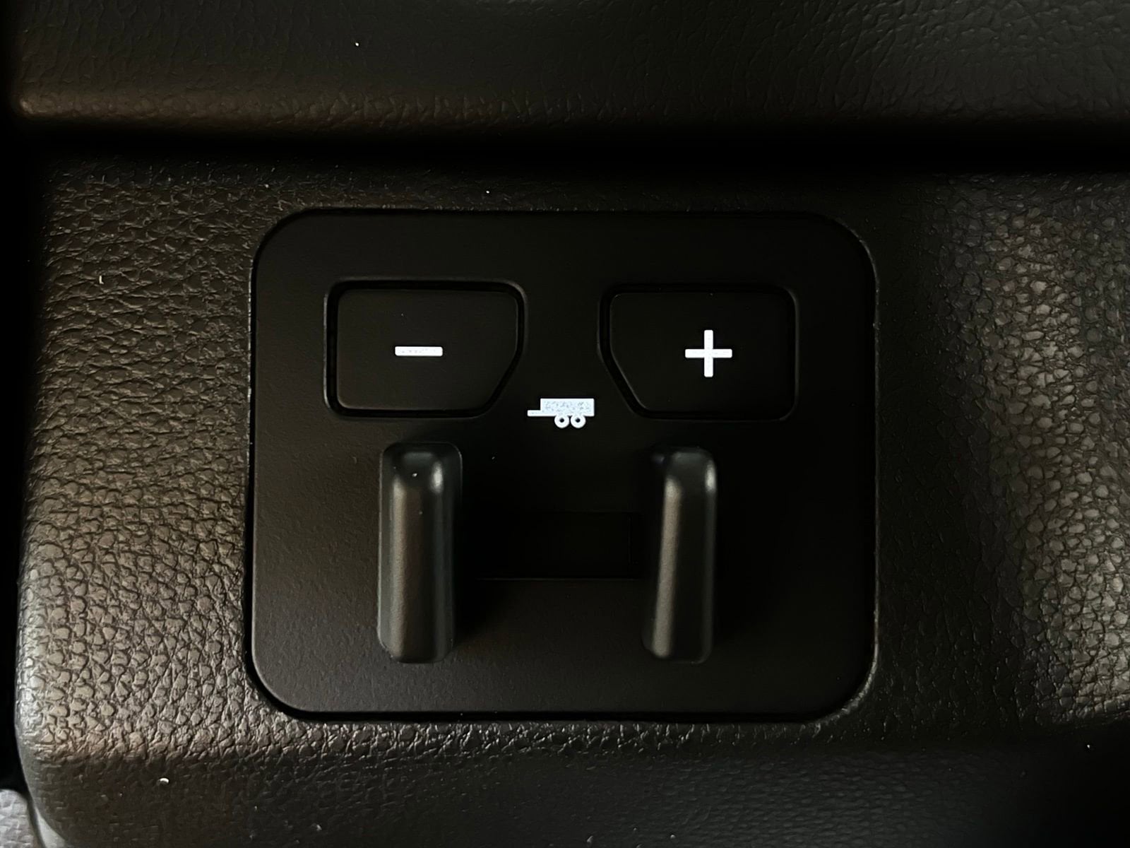 2026 Toyota Tundra Limited - Photo 19
