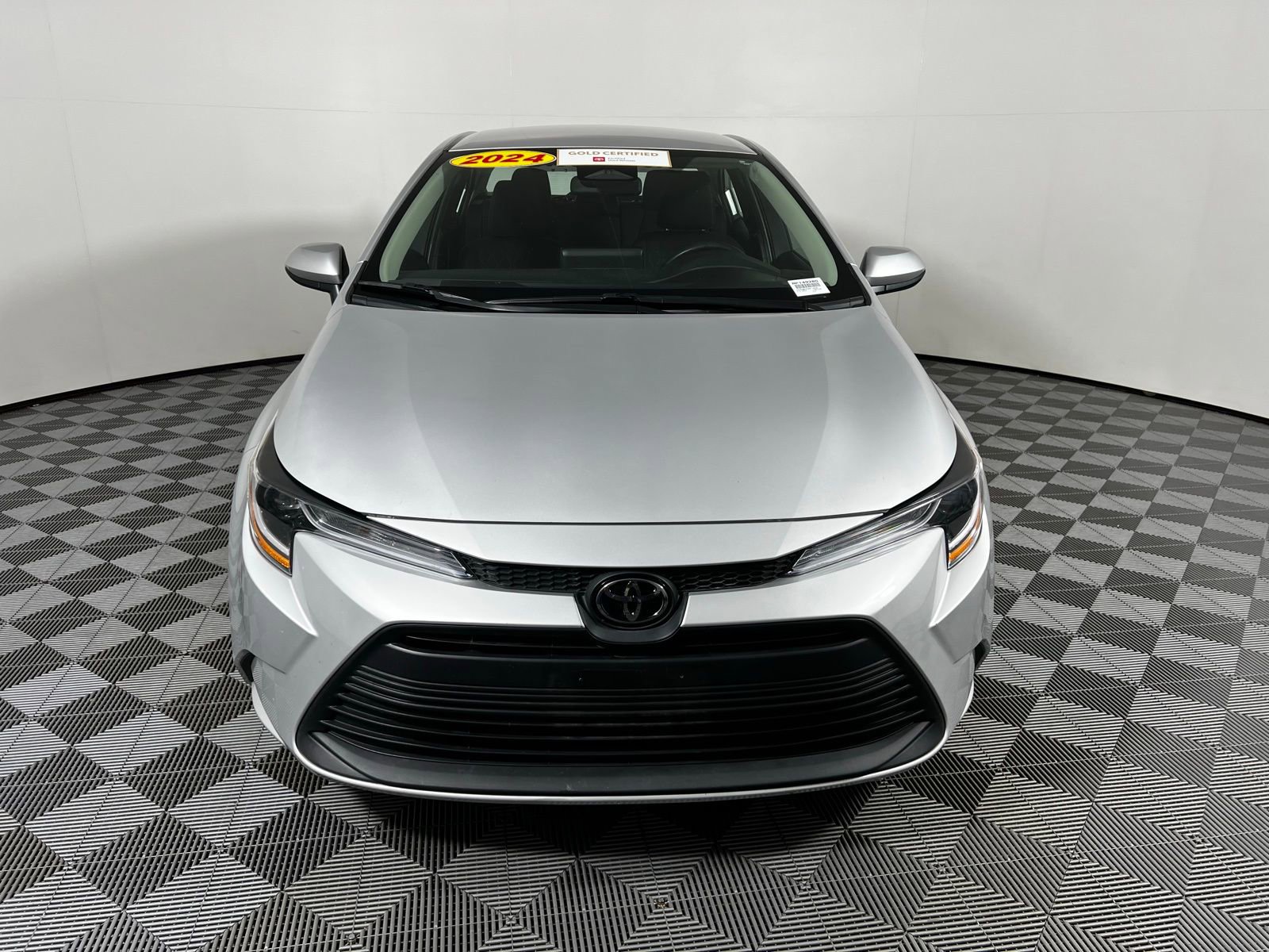 2024 Toyota Corolla LE photo 2