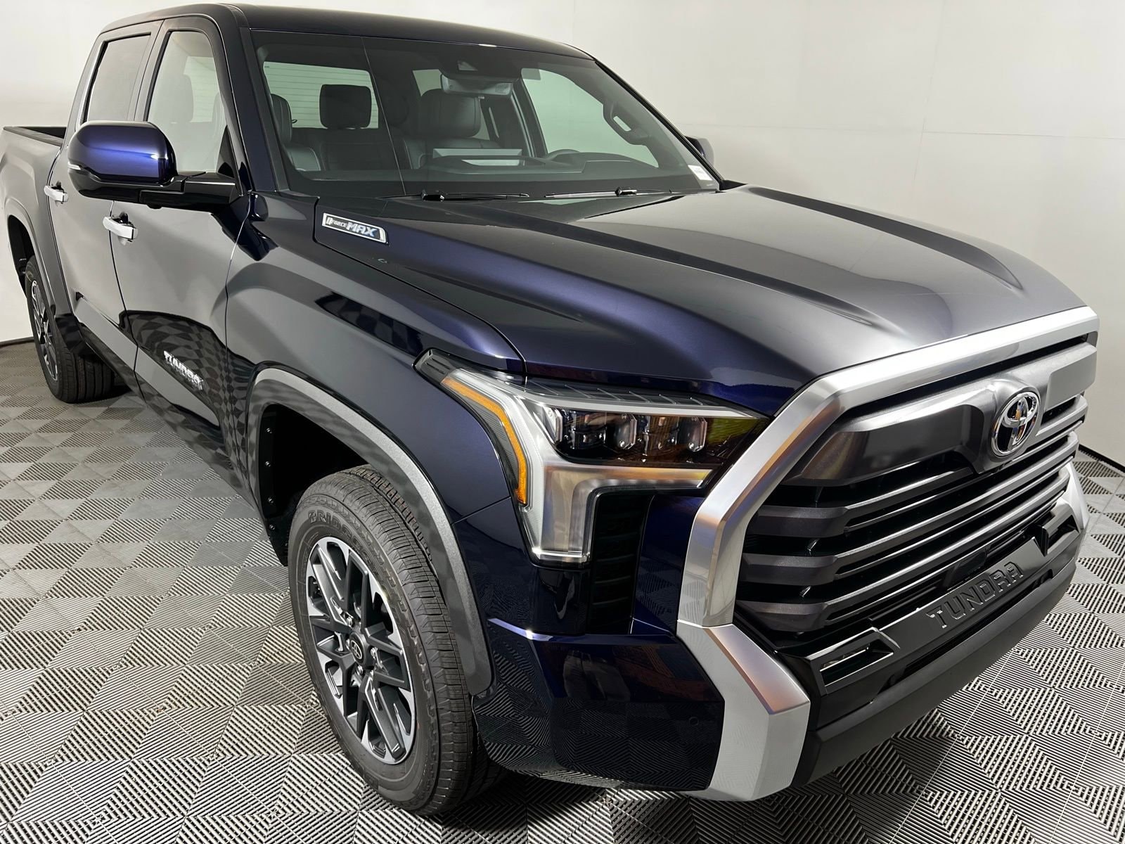 Tundra 3ED 状態MP 3rd Gen Toyota Tundra MP Signature Finish Color: Mojave Desert Tan