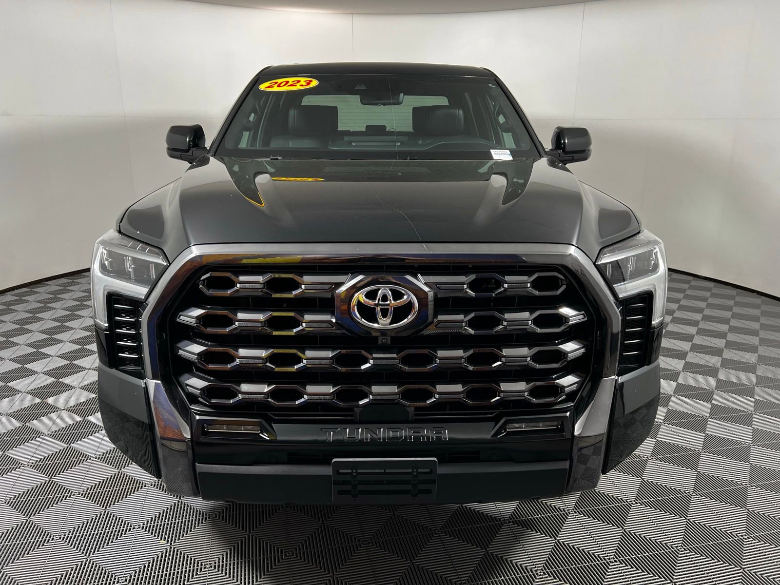 2023 Toyota Tundra Platinum photo 2