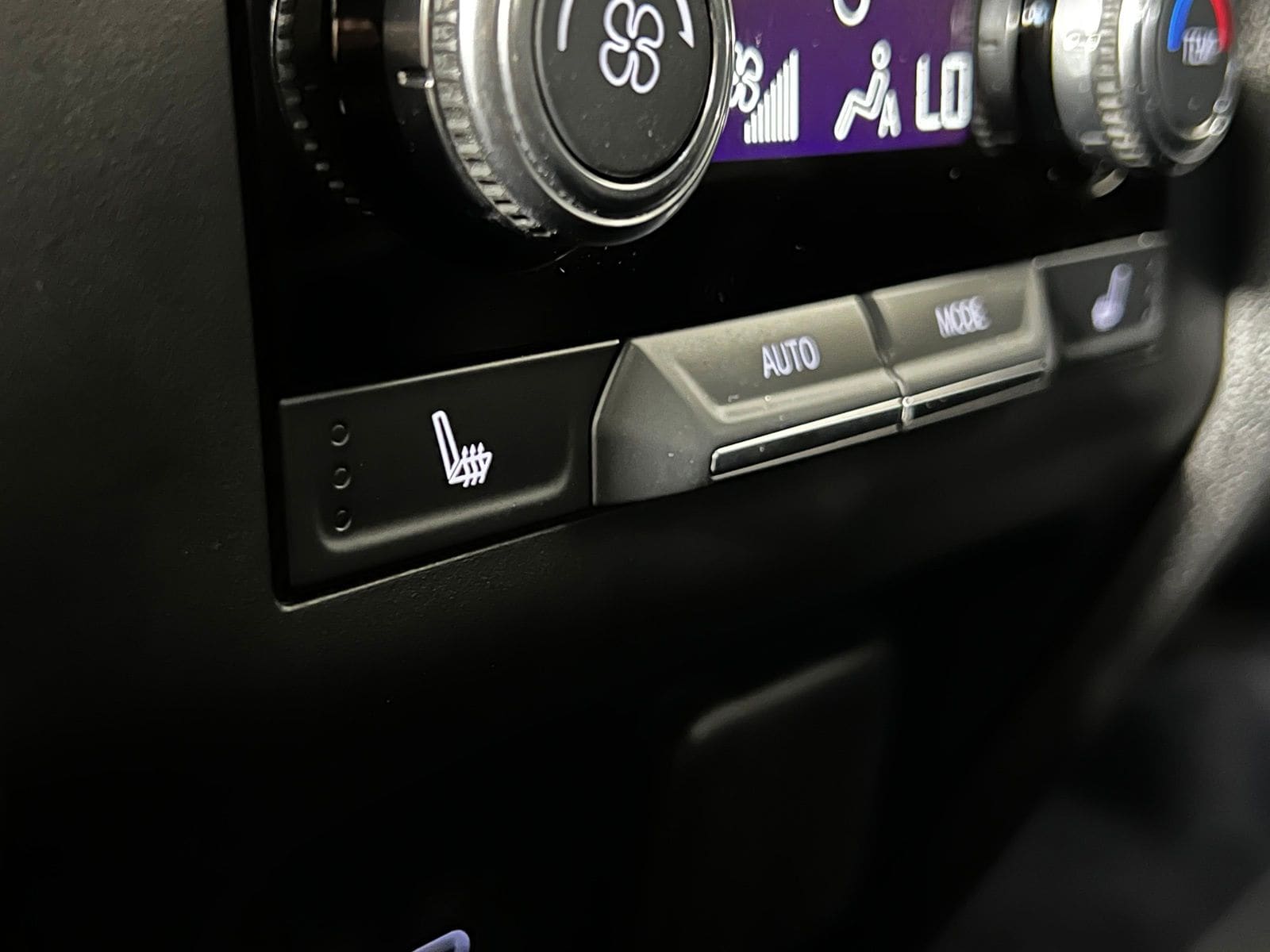 2024 GMC Acadia Denali - Photo 27