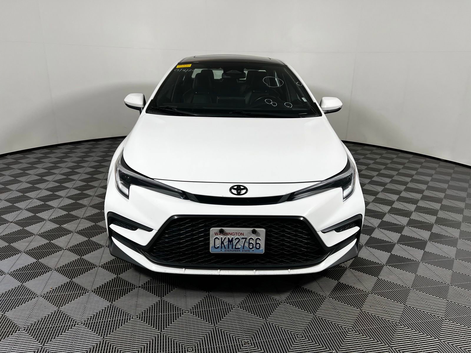 2023 Toyota Corolla XSE photo 2