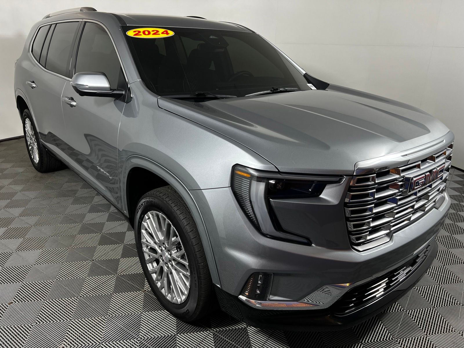 2024 GMC Acadia Denali - Photo 3