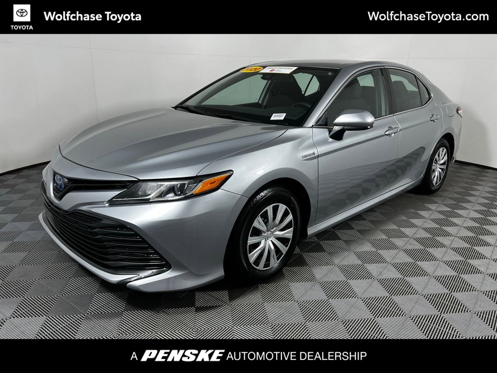 2020 Toyota Camry LE's photo