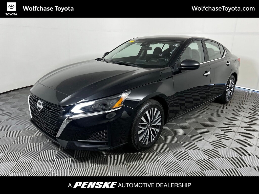 Used 2024 Nissan Altima 2.5 SV Sedan