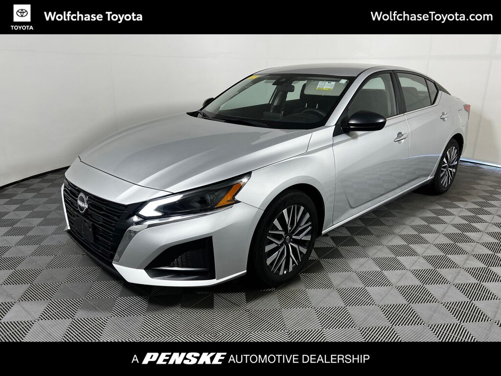 Used 2025 Nissan Altima 2.5 SV Sedan