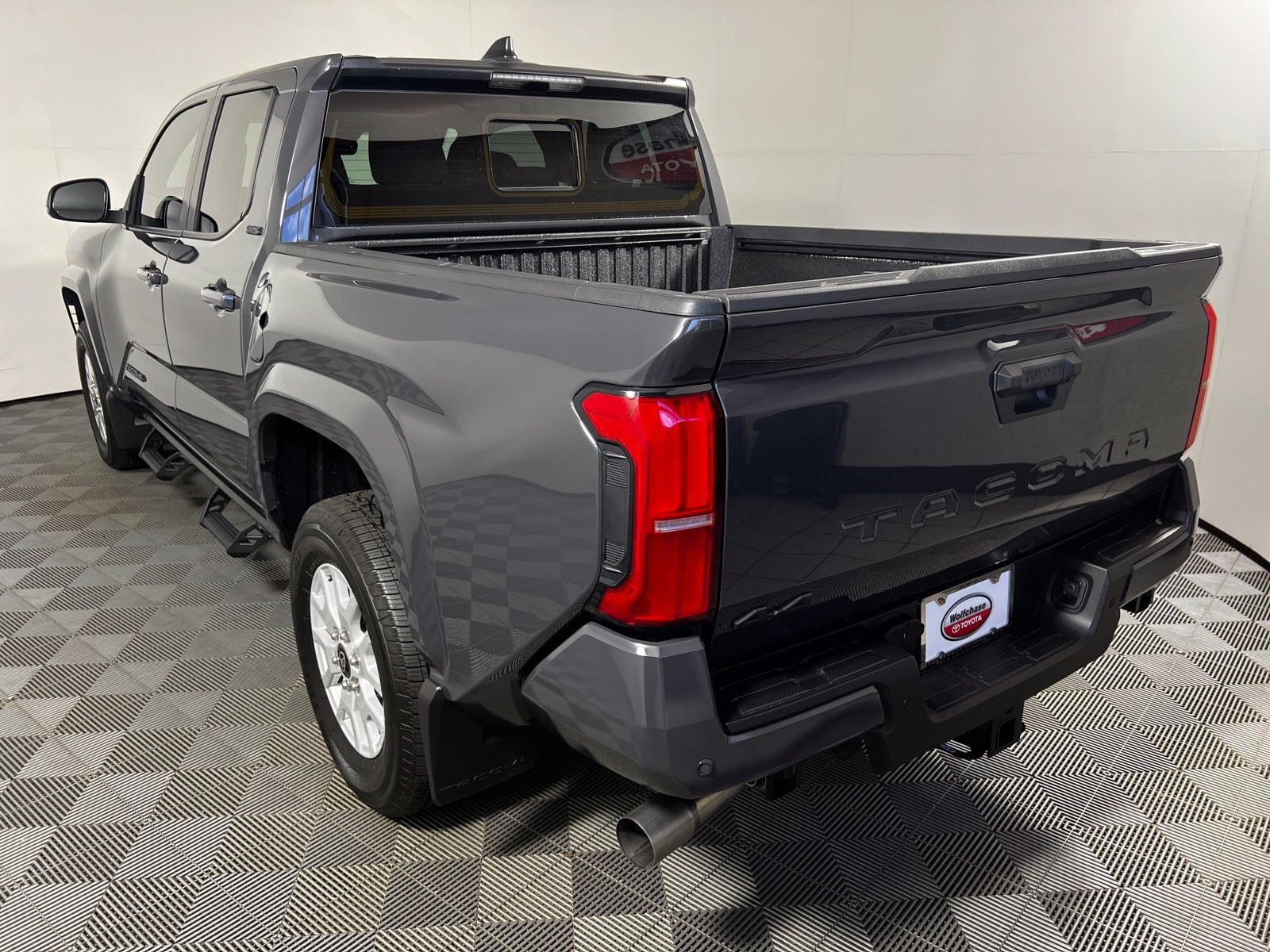 2026 Toyota Tacoma SR5 - Photo 7