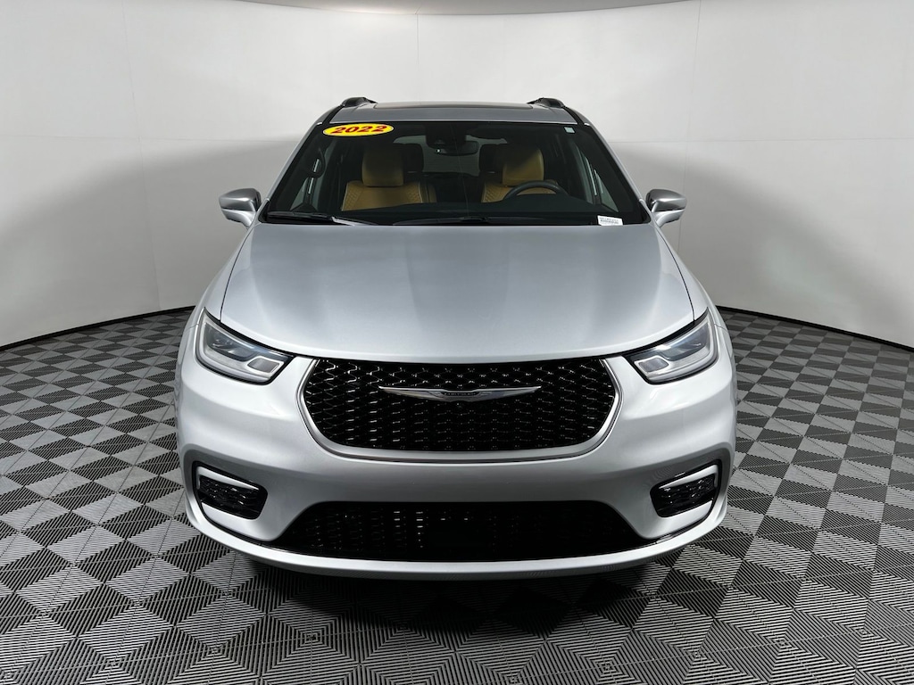 Used 2022 Chrysler Pacifica Pinnacle Minivan/Van