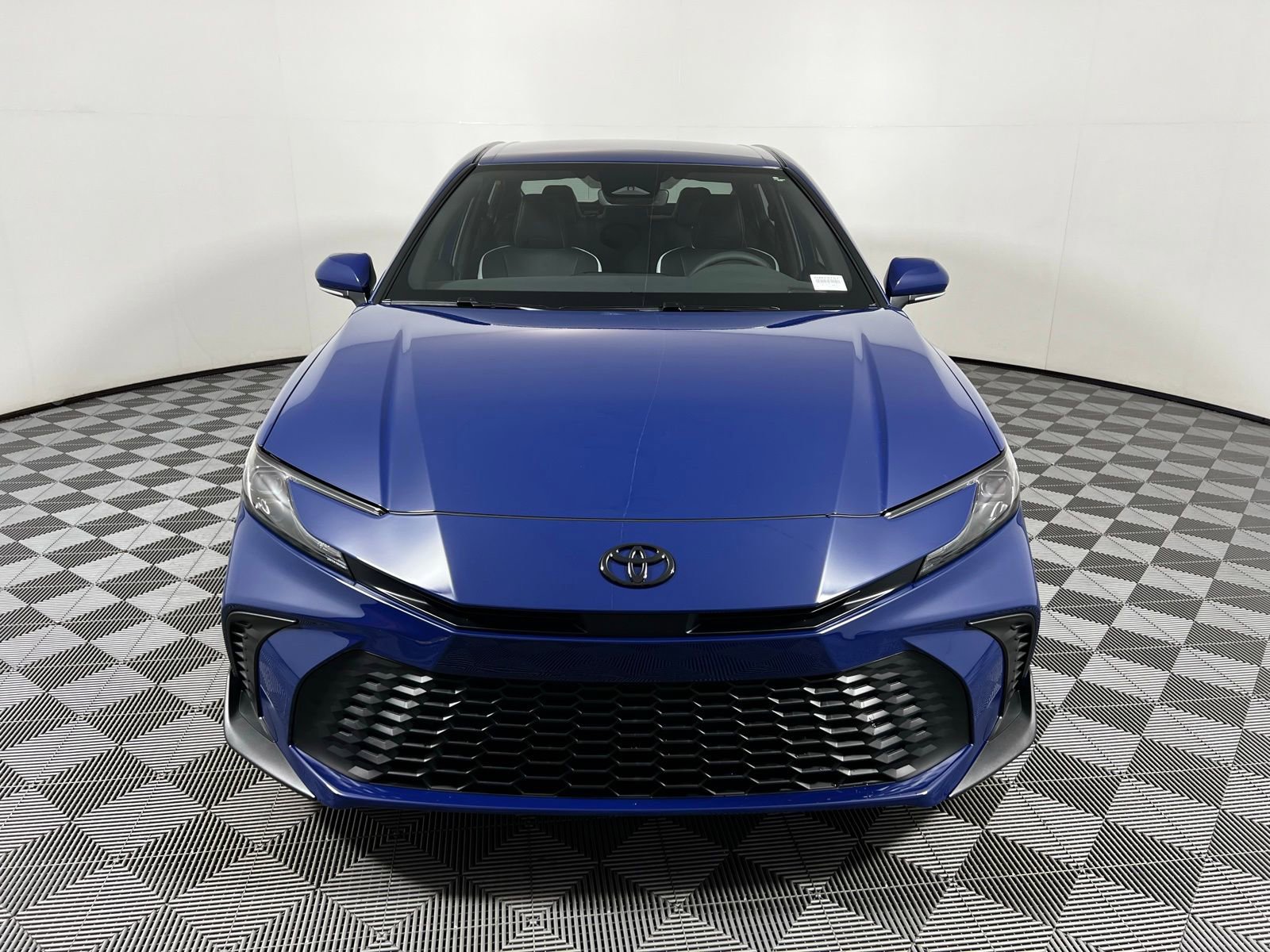 2026 Toyota Camry SE photo 2