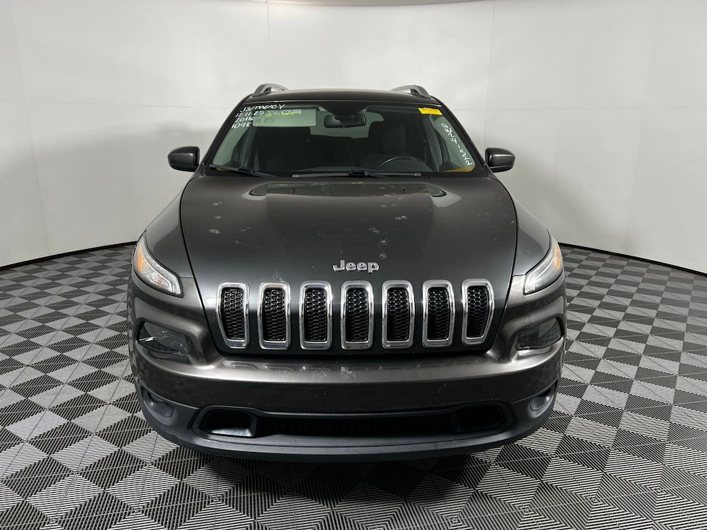 Used 2016 Jeep Cherokee Latitude SUV