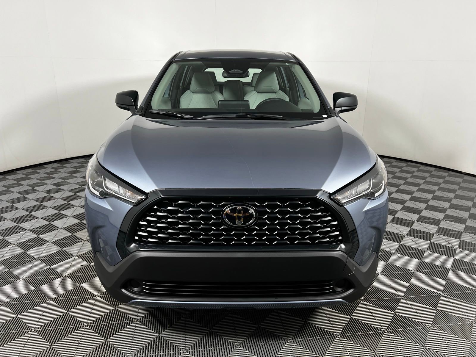 2026 Toyota Corolla Cross L photo 2