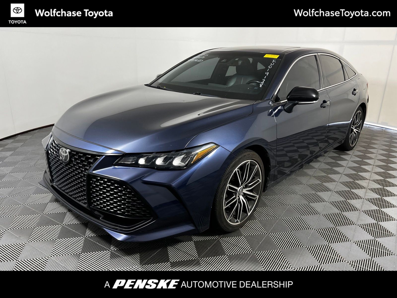 2019 Toyota Avalon XSE's photo