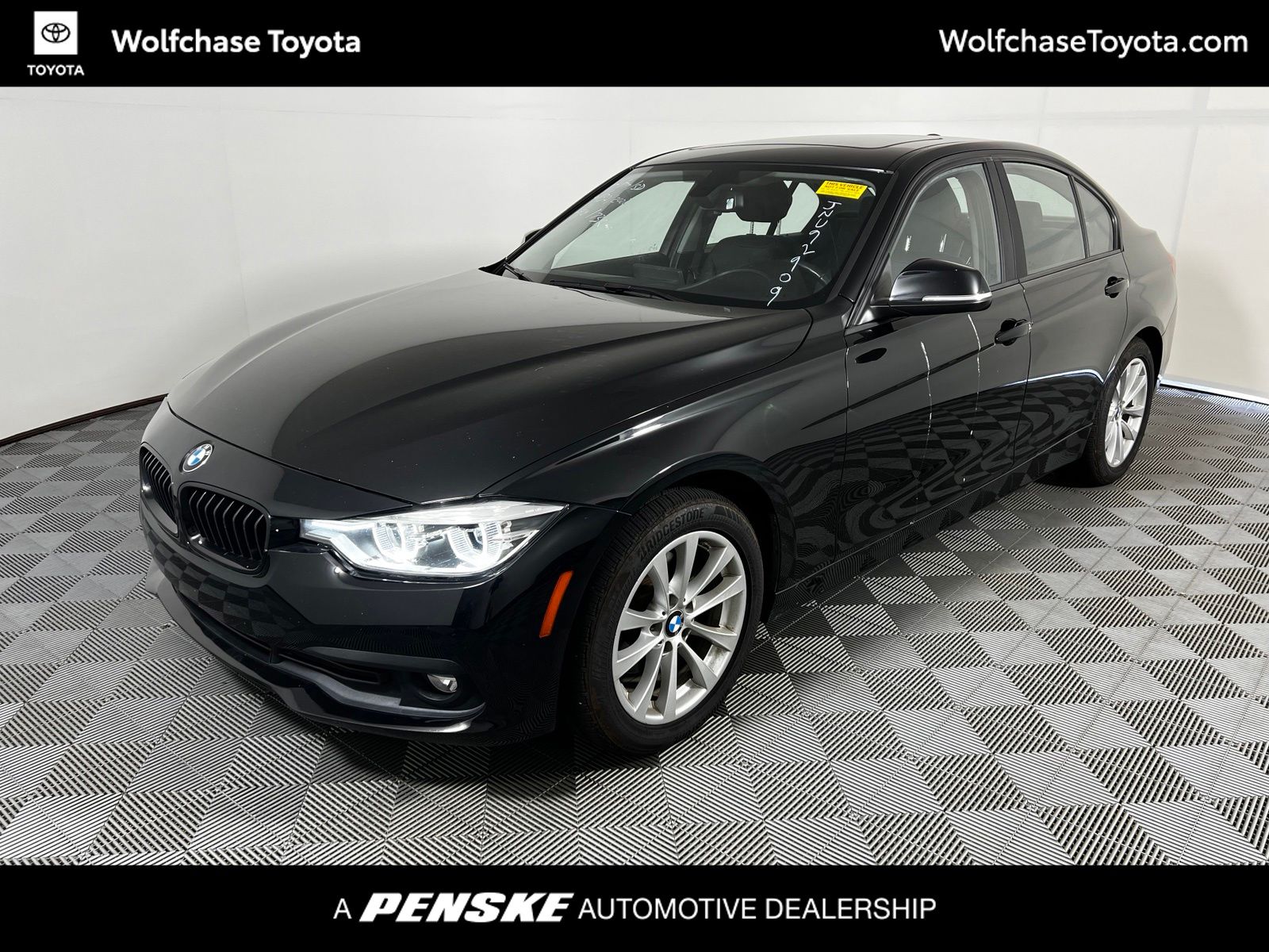 2018 BMW 3 Series 320i Sedan's photo