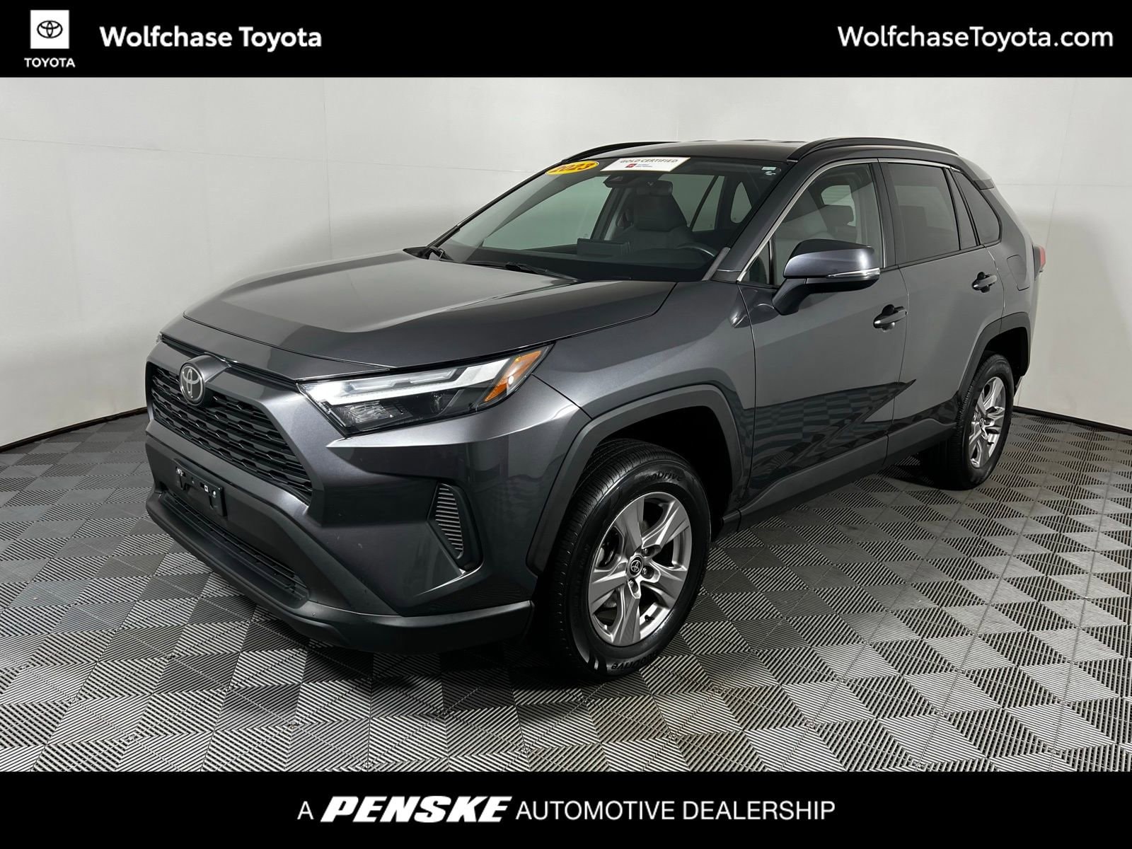 2023 Toyota RAV4 XLE's photo