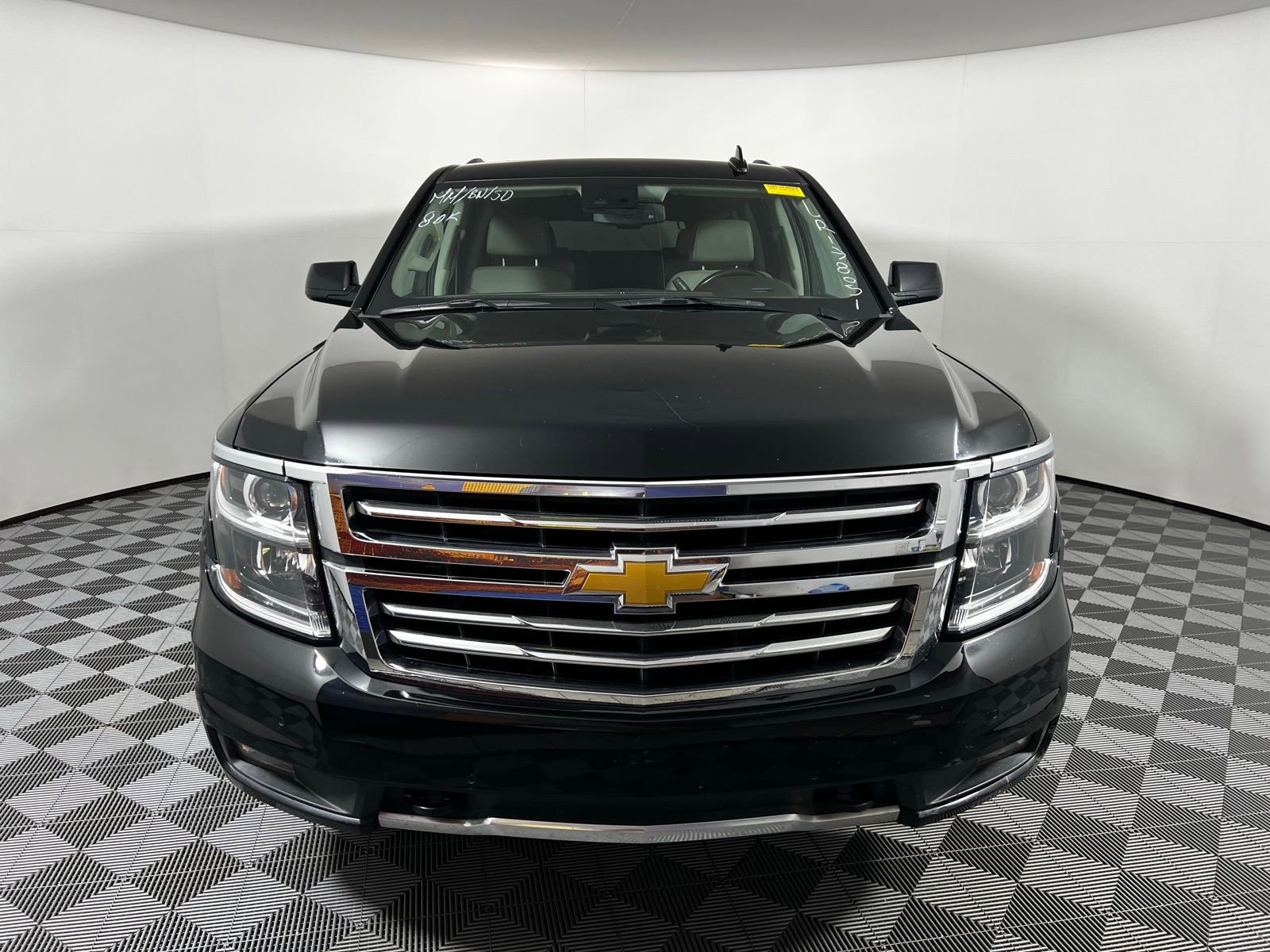 2020 Chevrolet Suburban LT photo 2