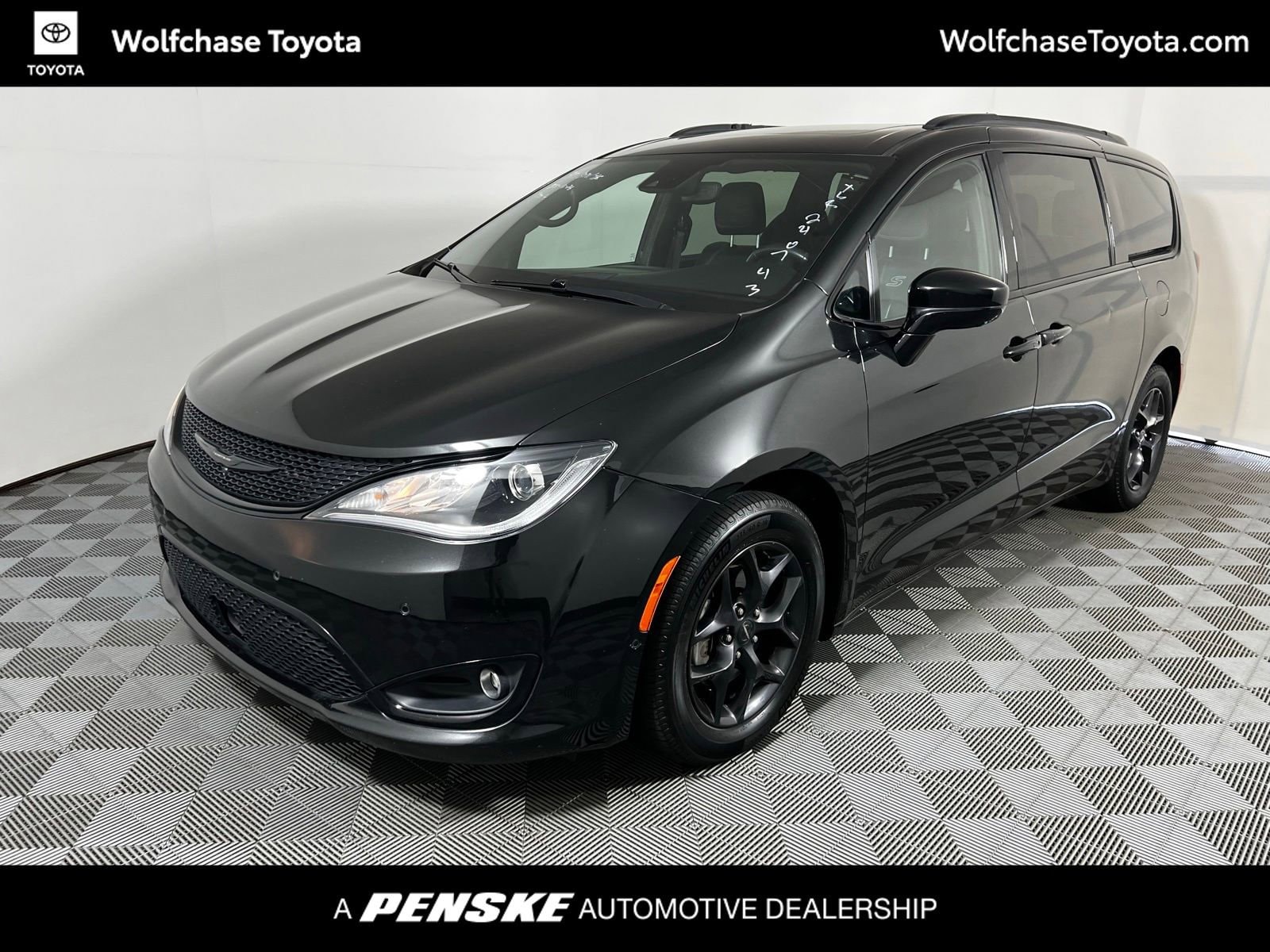 2020 Chrysler Pacifica Touring L Plus's photo