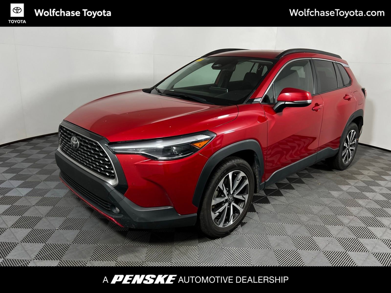 2024 Toyota Corolla Cross XLE's photo