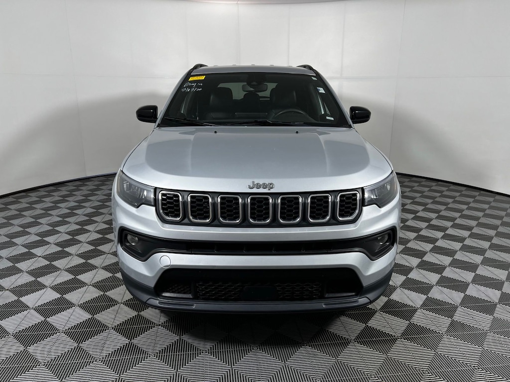 Used 2024 Jeep Compass Latitude SUV