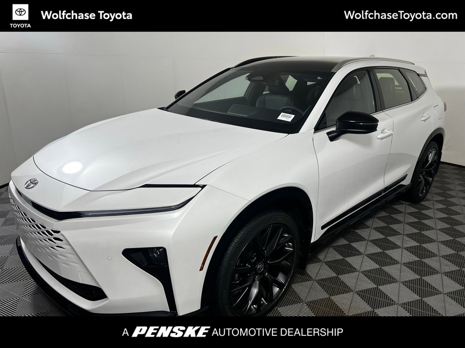 2025 Toyota Crown Signia Limited's photo