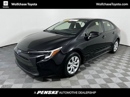 2025 Toyota Corolla Hybrid LE Sedan