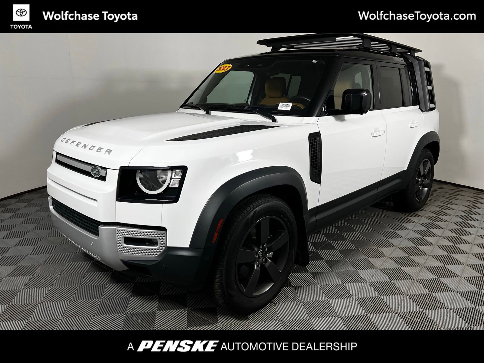 2023 Land Rover Defender S's photo