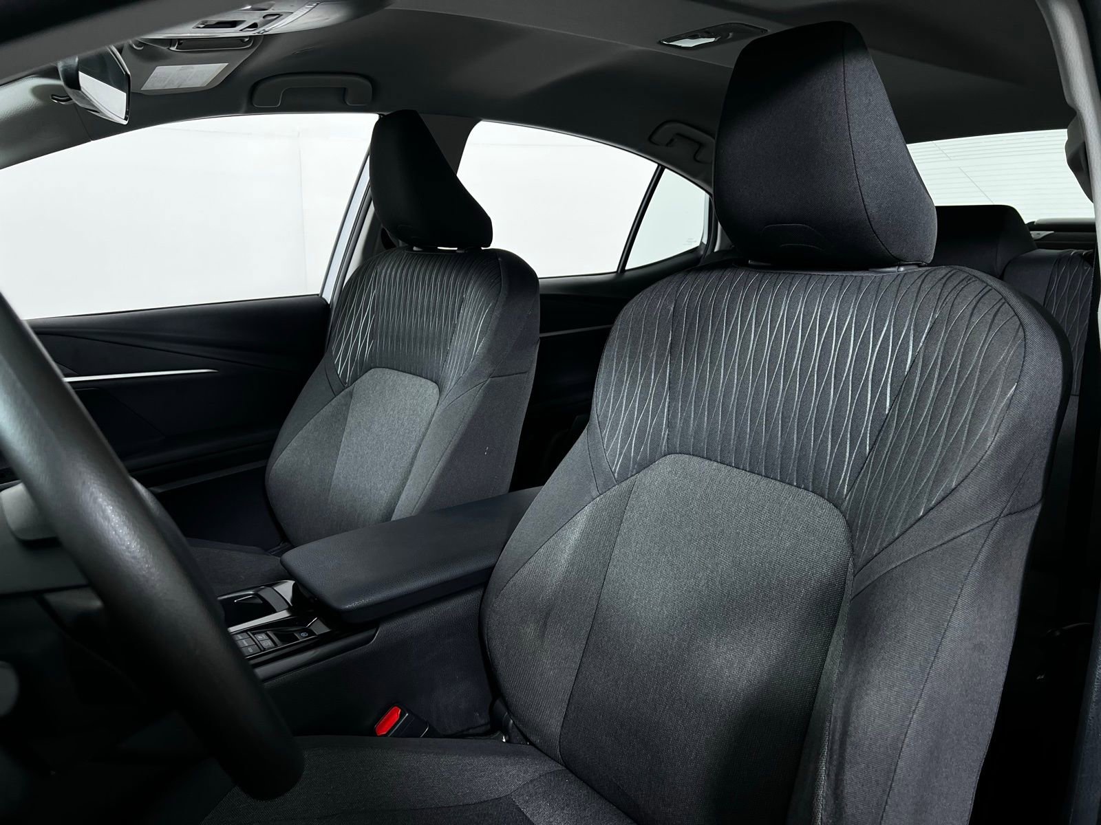2025 Toyota Camry LE - Photo 13