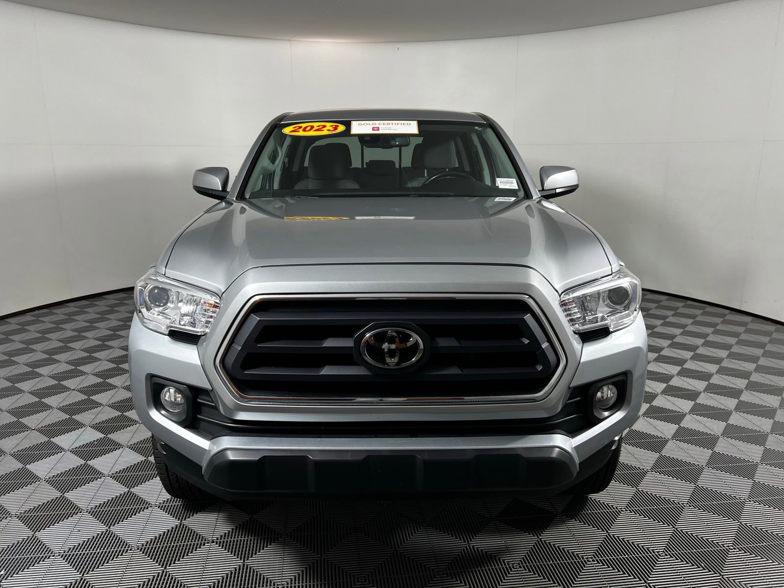 2023 Toyota Tacoma SR5 photo 2
