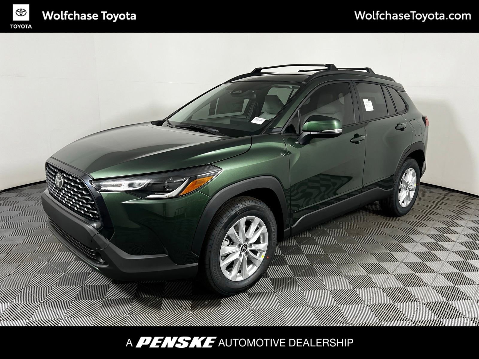 2026 Toyota Corolla Cross LE's photo