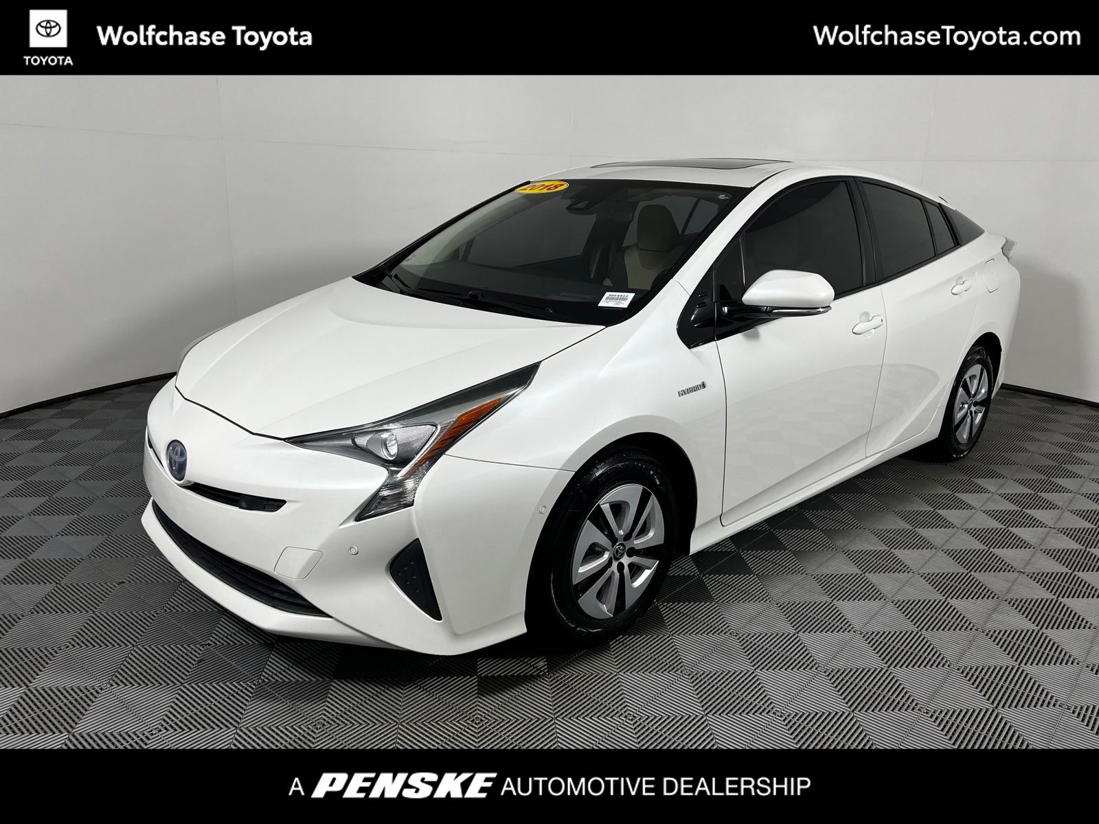 2018 Toyota Prius Three's photo