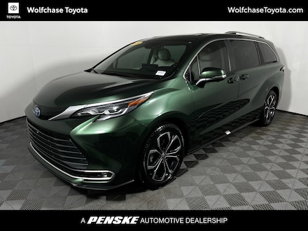 2025 Toyota Sienna Platinum Van Passenger Van