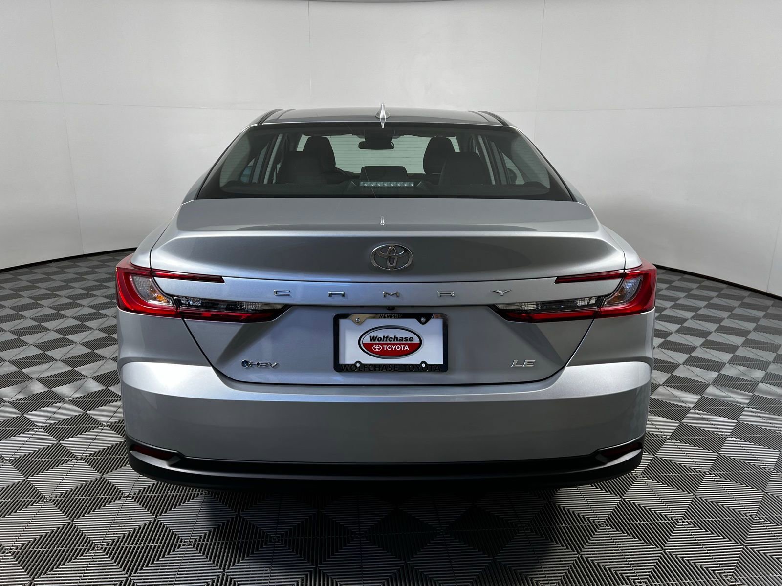 2025 Toyota Camry LE - Photo 6