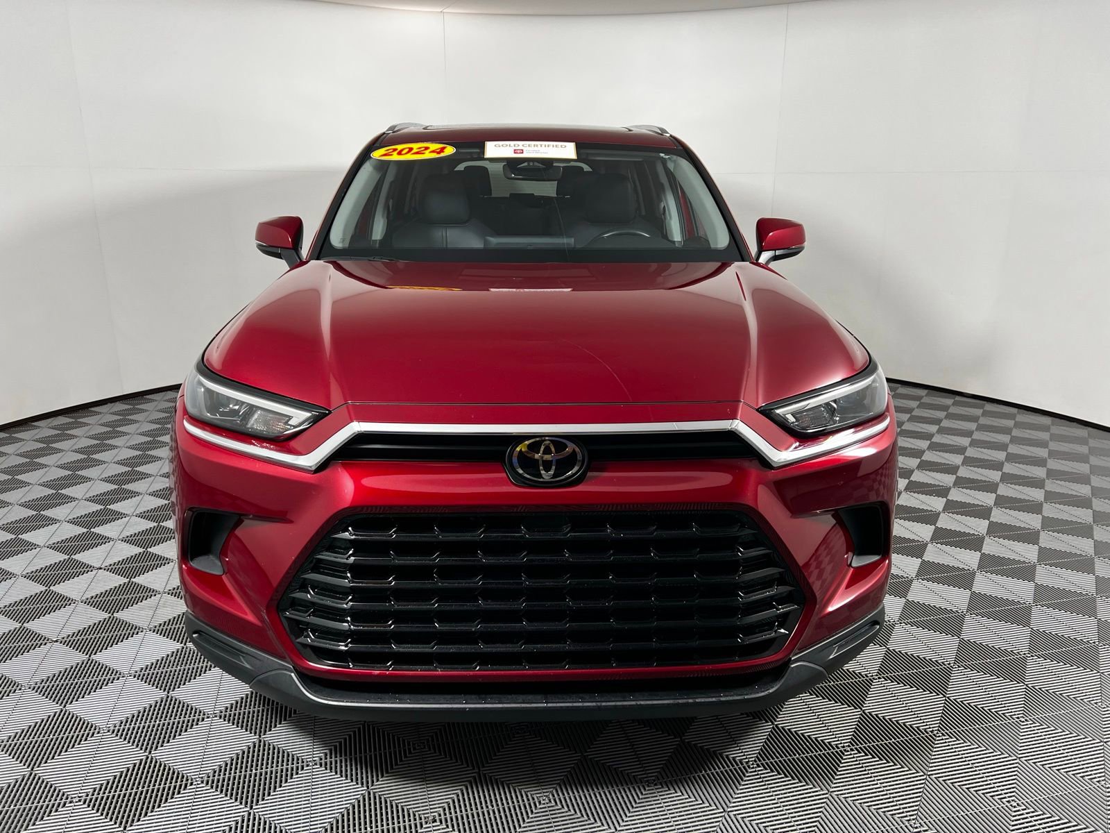 2024 Toyota Grand Highlander XLE photo 2