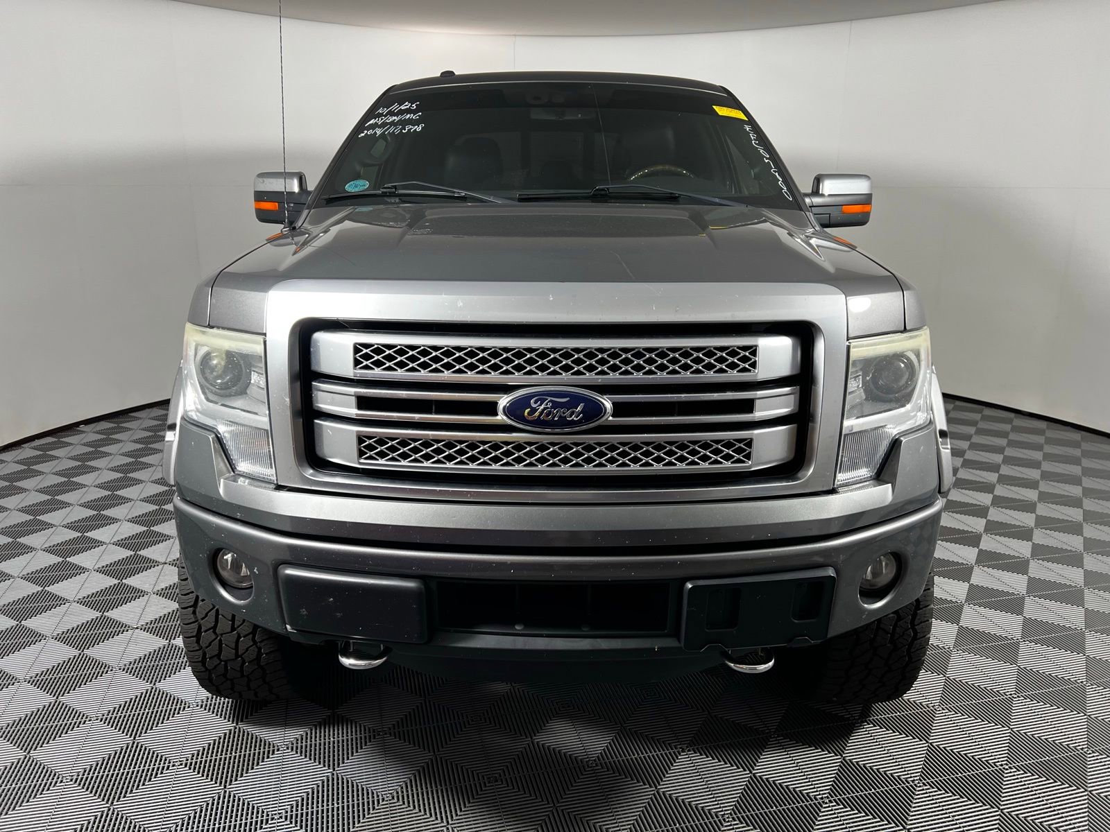2014 Ford F-150 Platinum photo 2