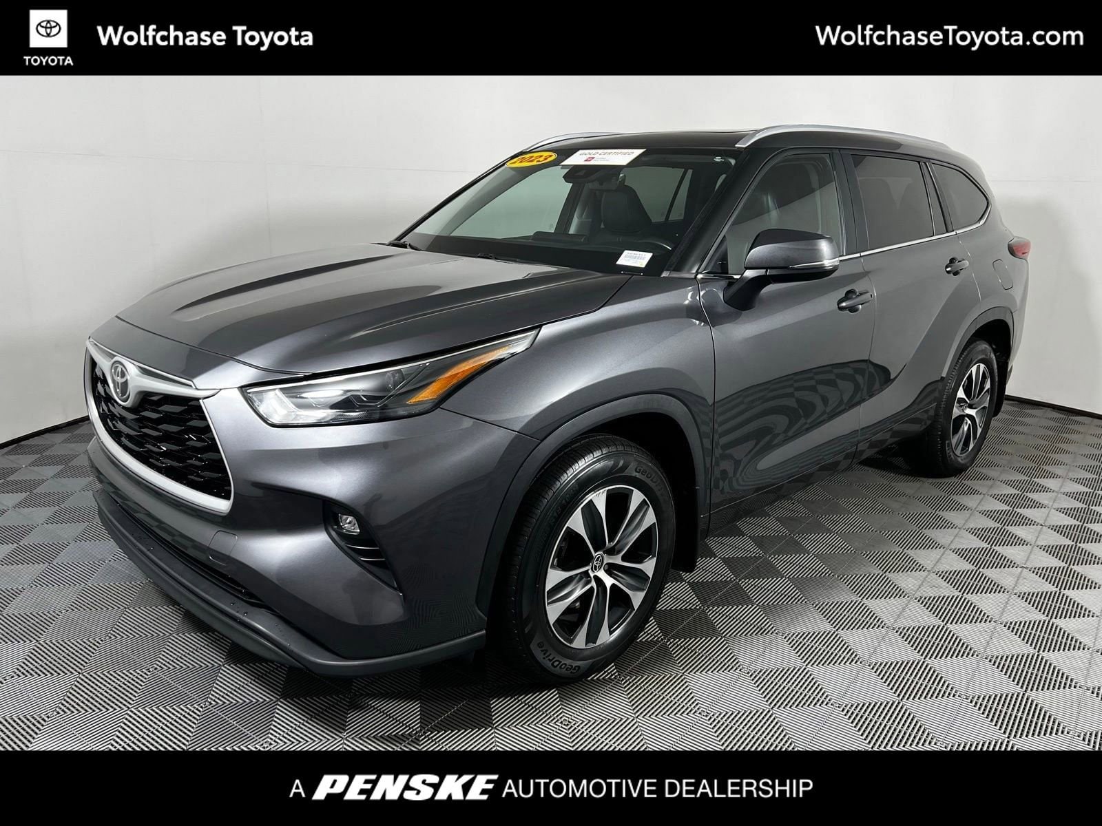 2023 Toyota Highlander XLE's photo