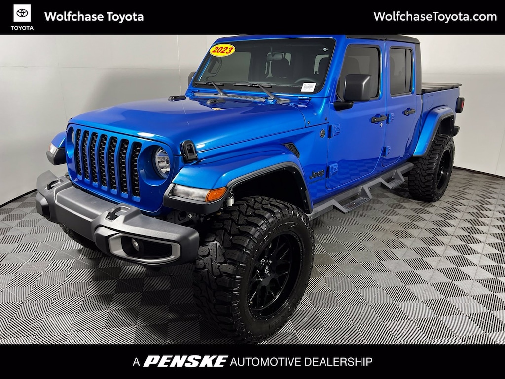 Used 2023 Jeep Gladiator Sport S Truck